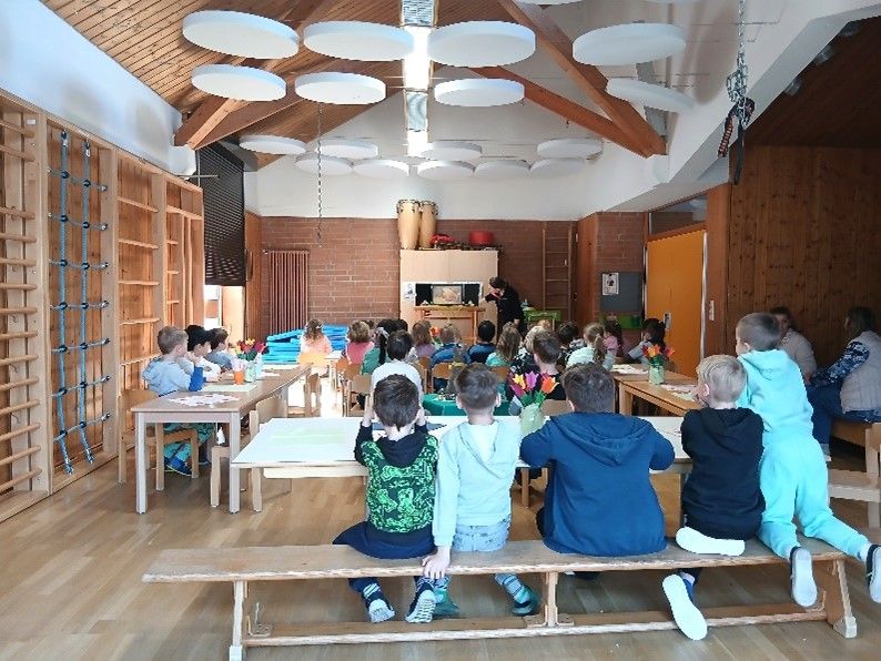 Osterfrühstück in der Turnhalle